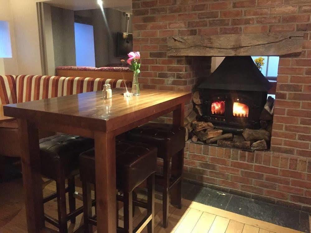 ホテル The Warwick Arms Chew Magna エクステリア 写真